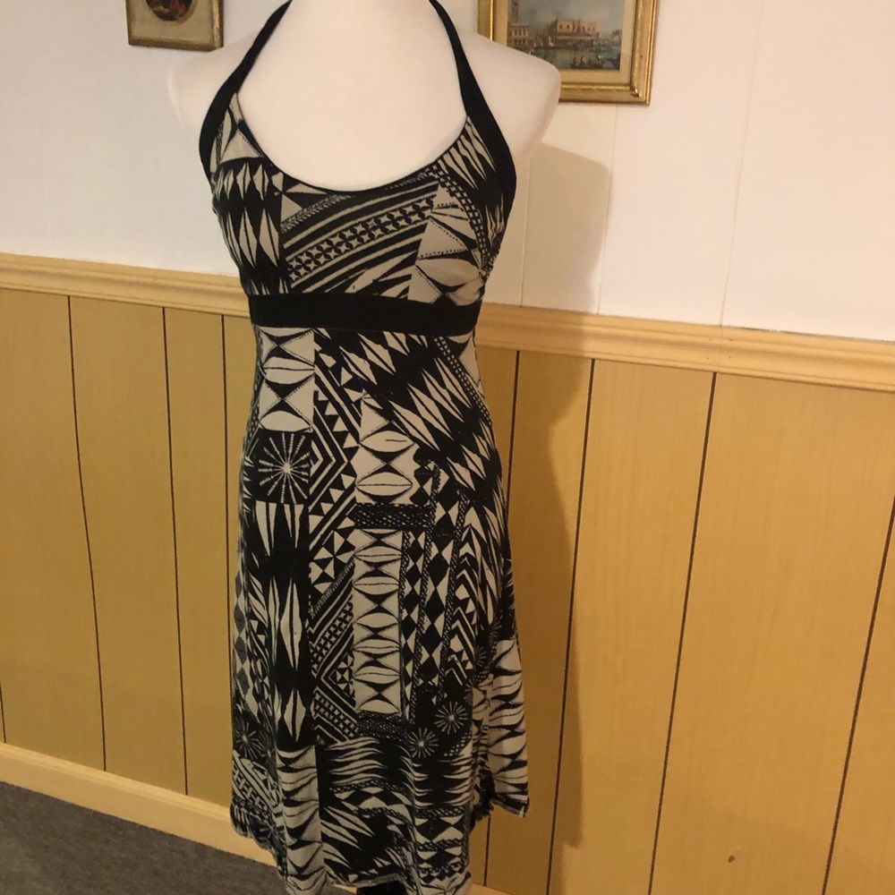Patagonia Dress. - Picture 2 of 7